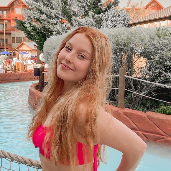 Meet your Posher, Rebekah - Picture 1 of 1